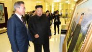 Два корейских государства представят совместную кандидатуру на организацию летних Олимпийских игр 2032 года, о чем было объявлено в Пхеньяне после встречи северокорейского лидера Ким Дзонг Уна с президентом Южной Кореи Мун Дзе Инем
